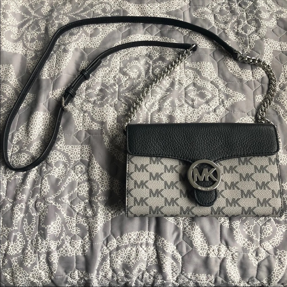 Michael Kors Vanna Crossbody NWOT